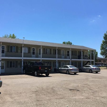 Colonial Motel And Rv Park Mandan Extérieur photo